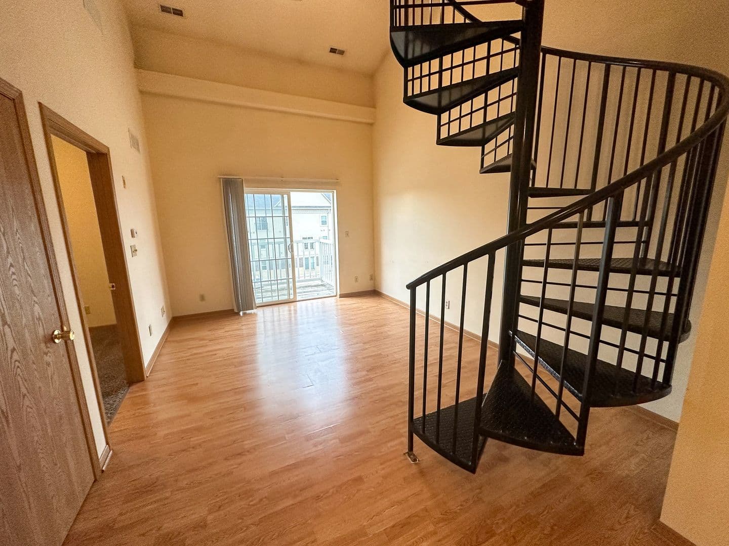 Ames Apartment: 210 Gray Ave
