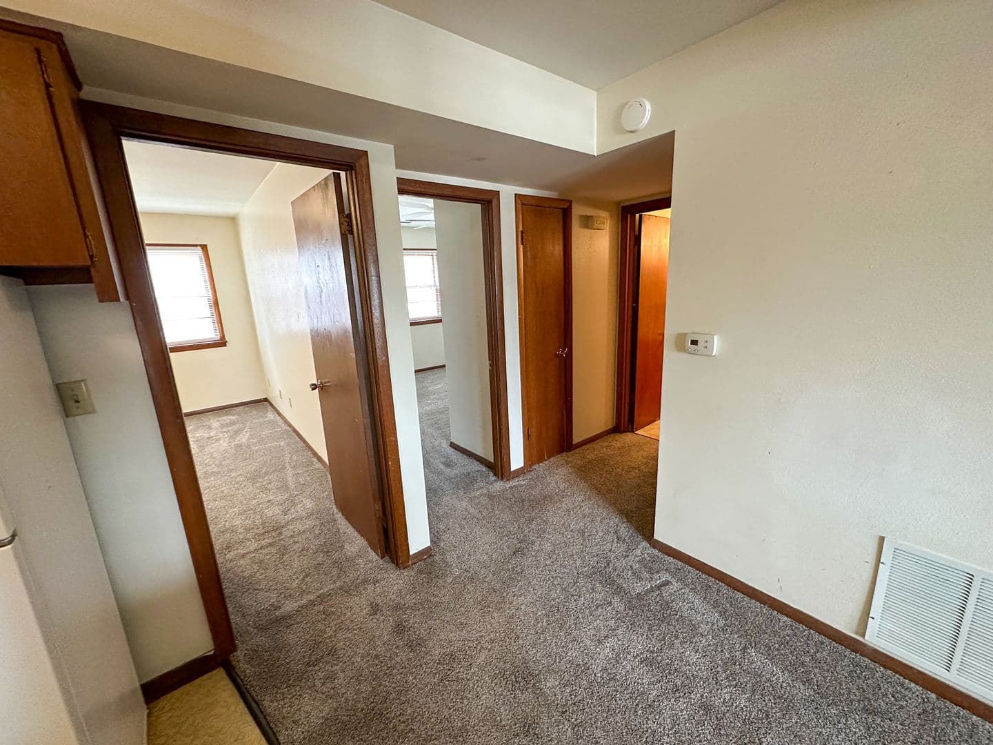 Ames Apartment: 218 N Hyland Ave