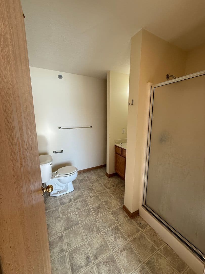 Ames Apartment: 221 Crystal St