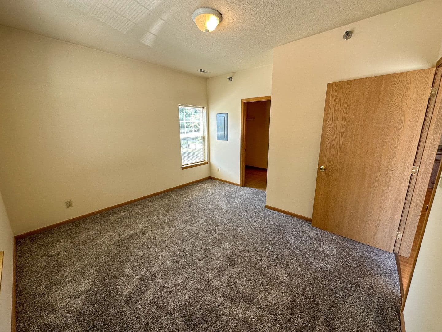 Ames Apartment: 210 Gray Ave