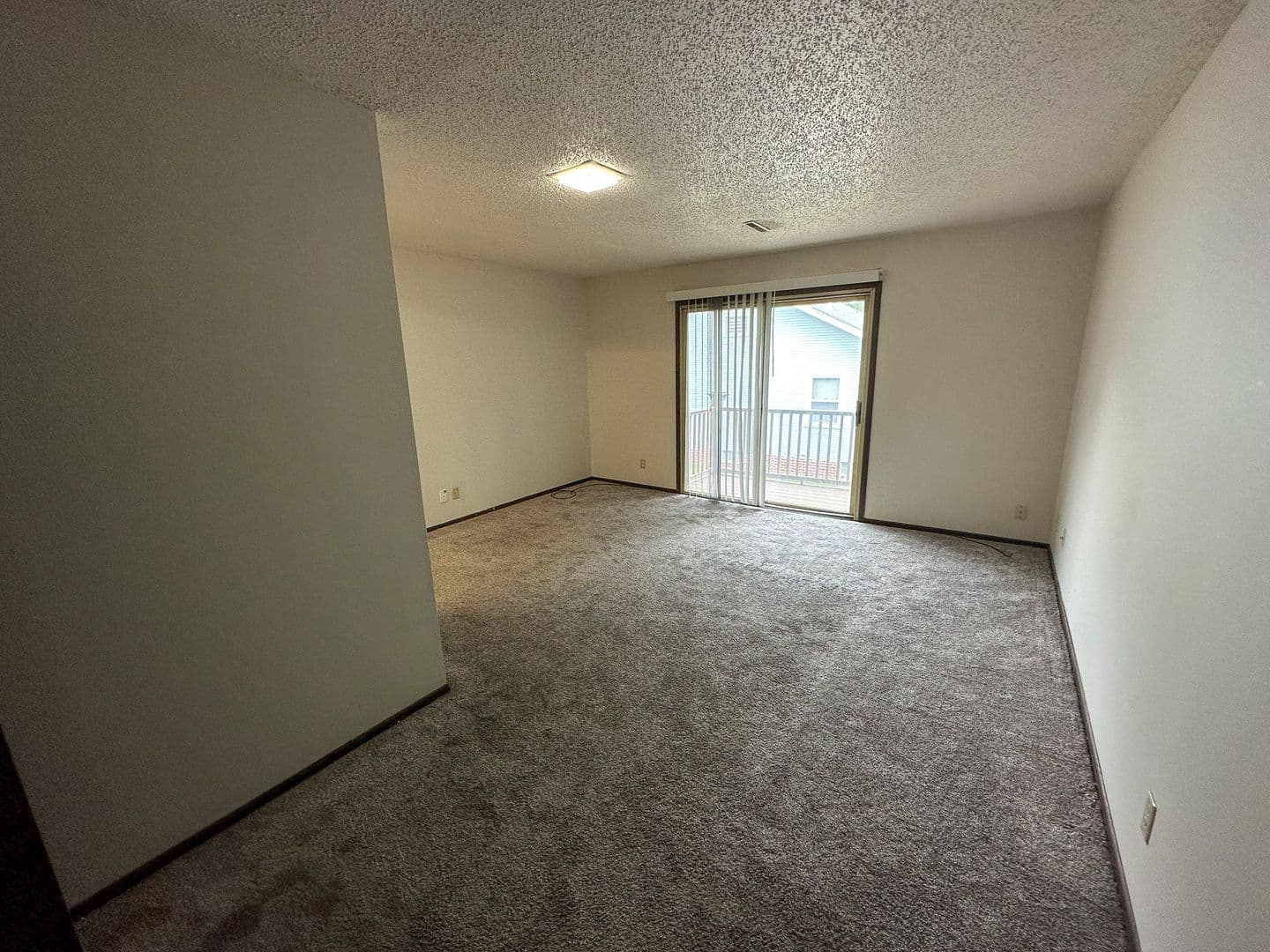 Ames Apartment: 121 Howard Ave