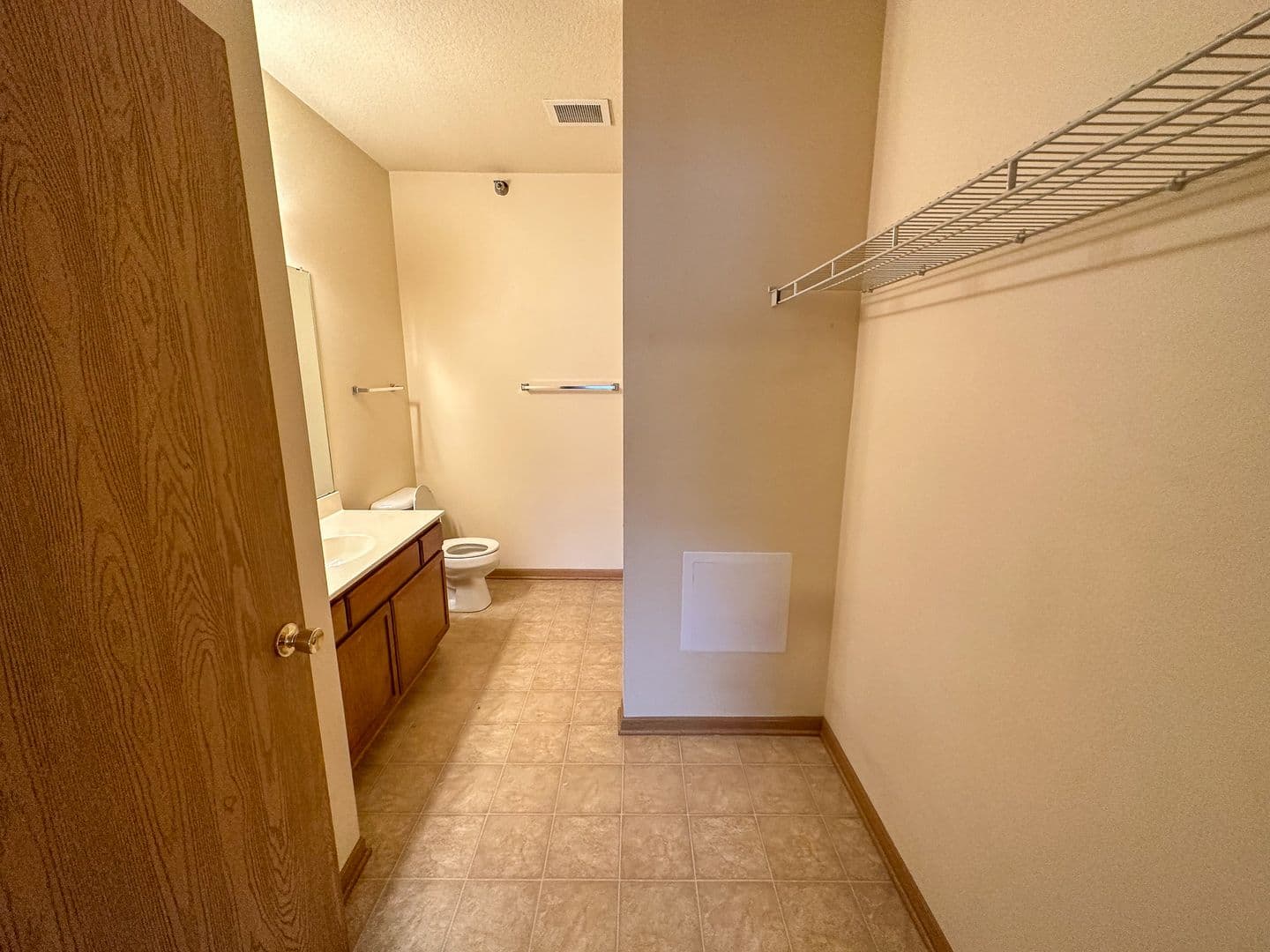 Ames Apartment: 210 Gray Ave