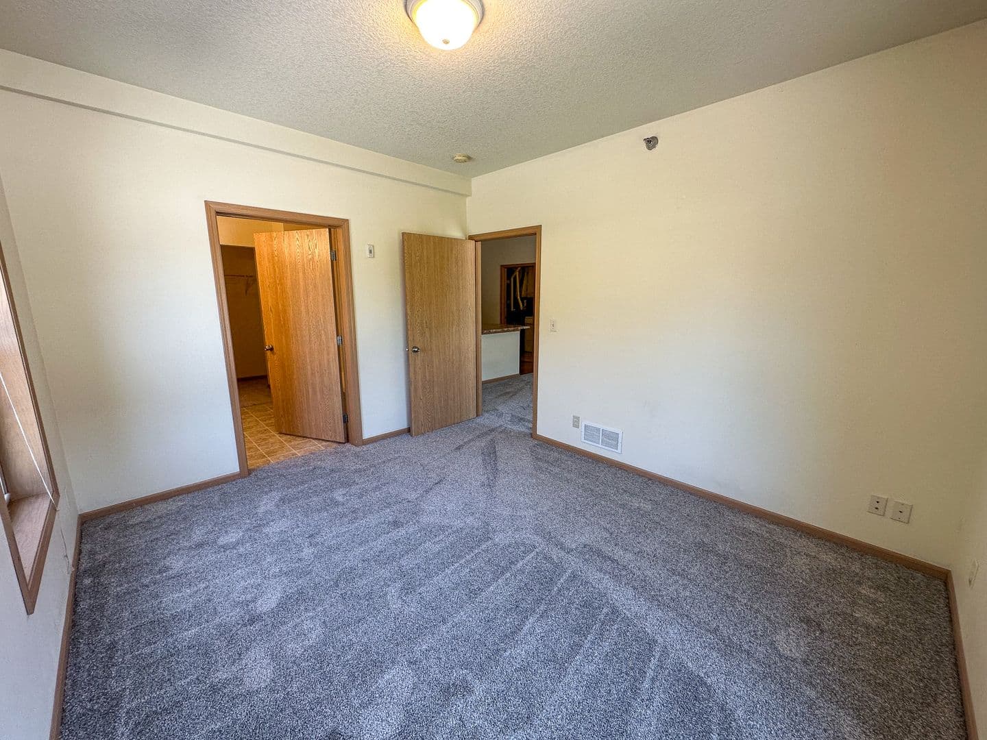 Ames Apartment: 205 Beach Ave