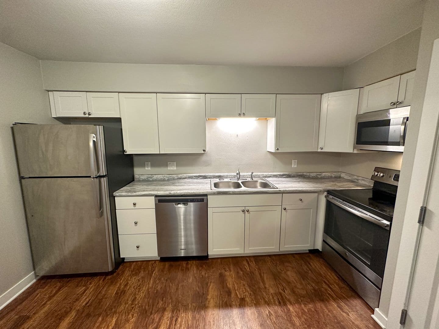 Ames Apartment: 207 S 5th St