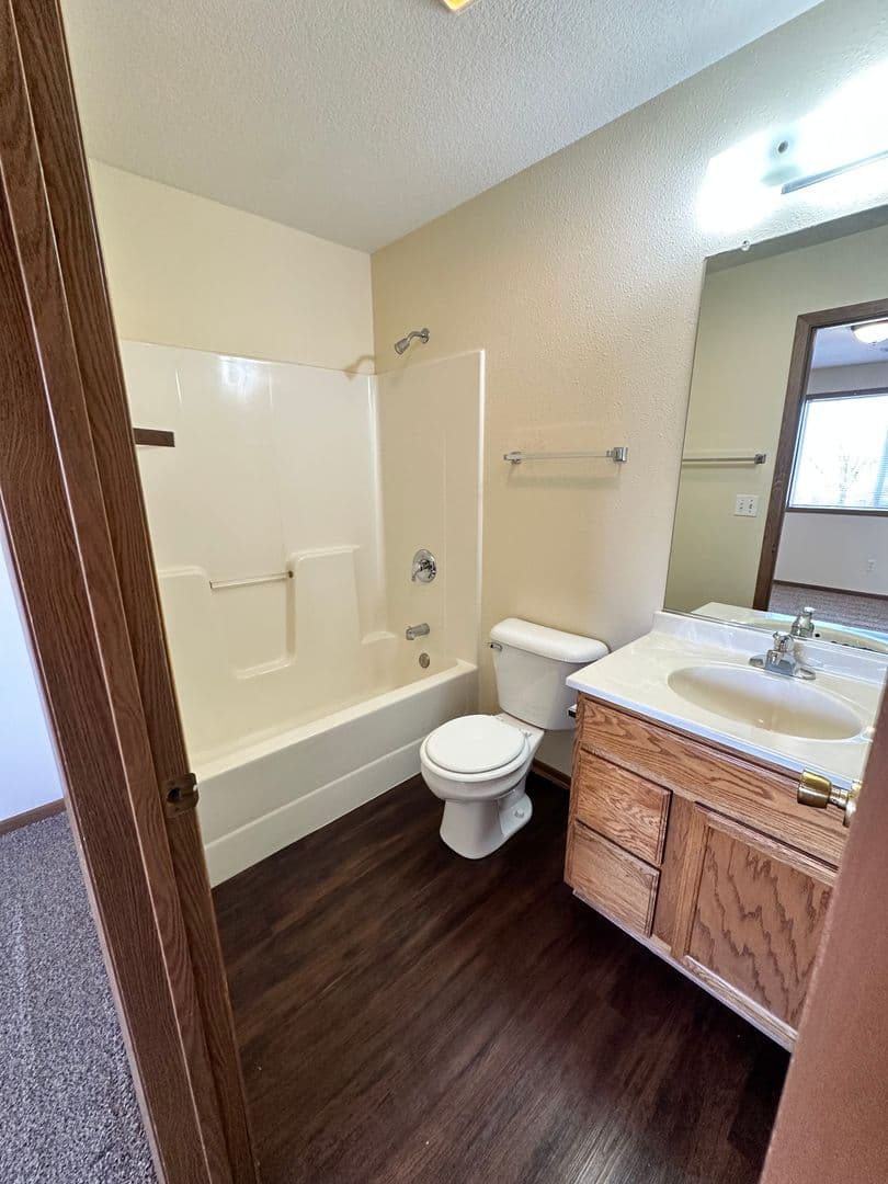 Ames Apartment: 204 Jewel Drive