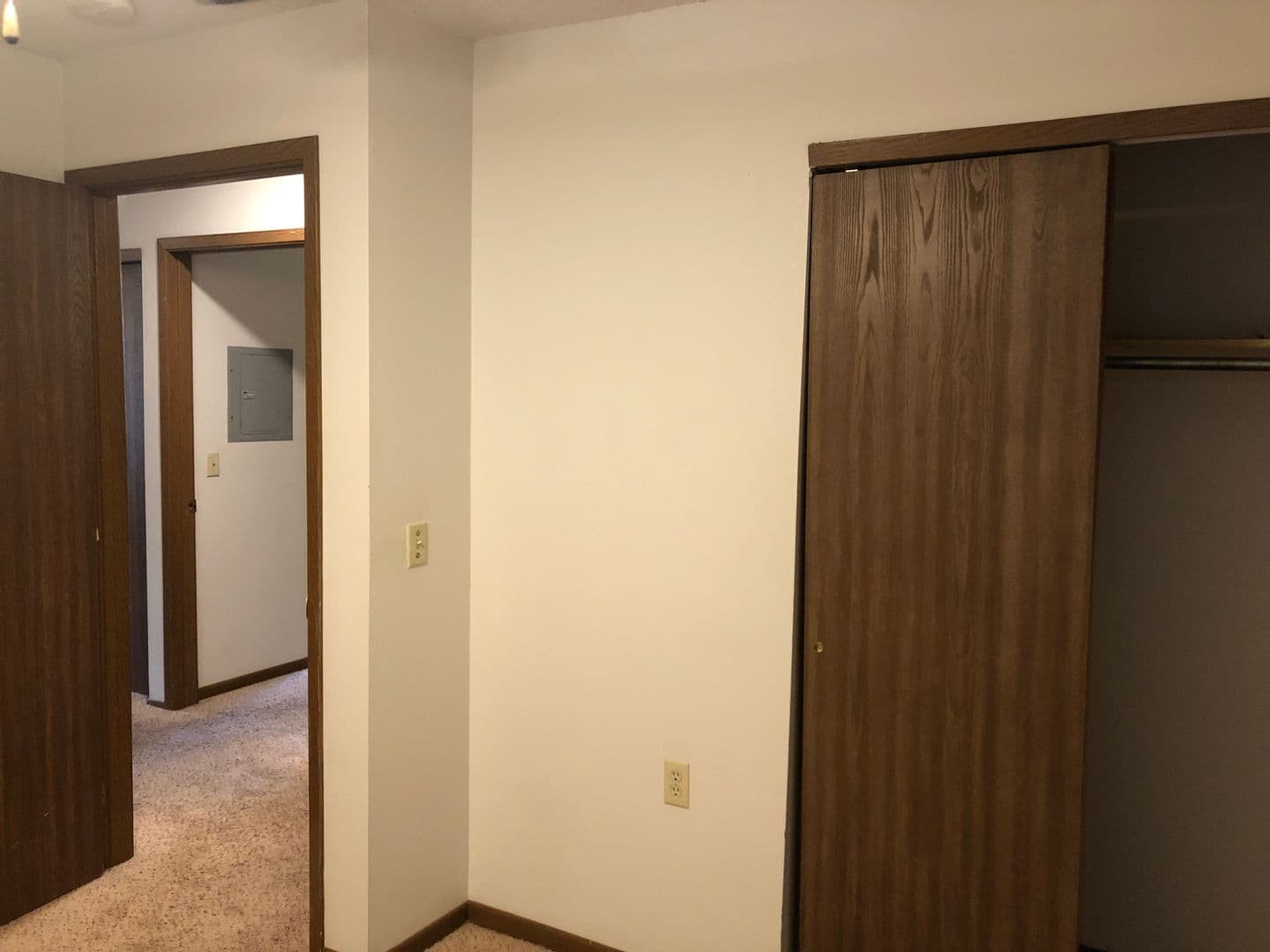 Ames Apartment: 312 Hillcrest Ave