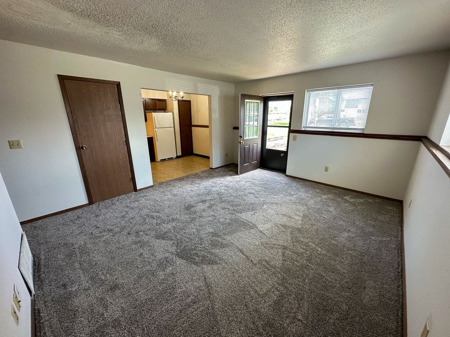 Ames Apartment: 4606 Ontario St