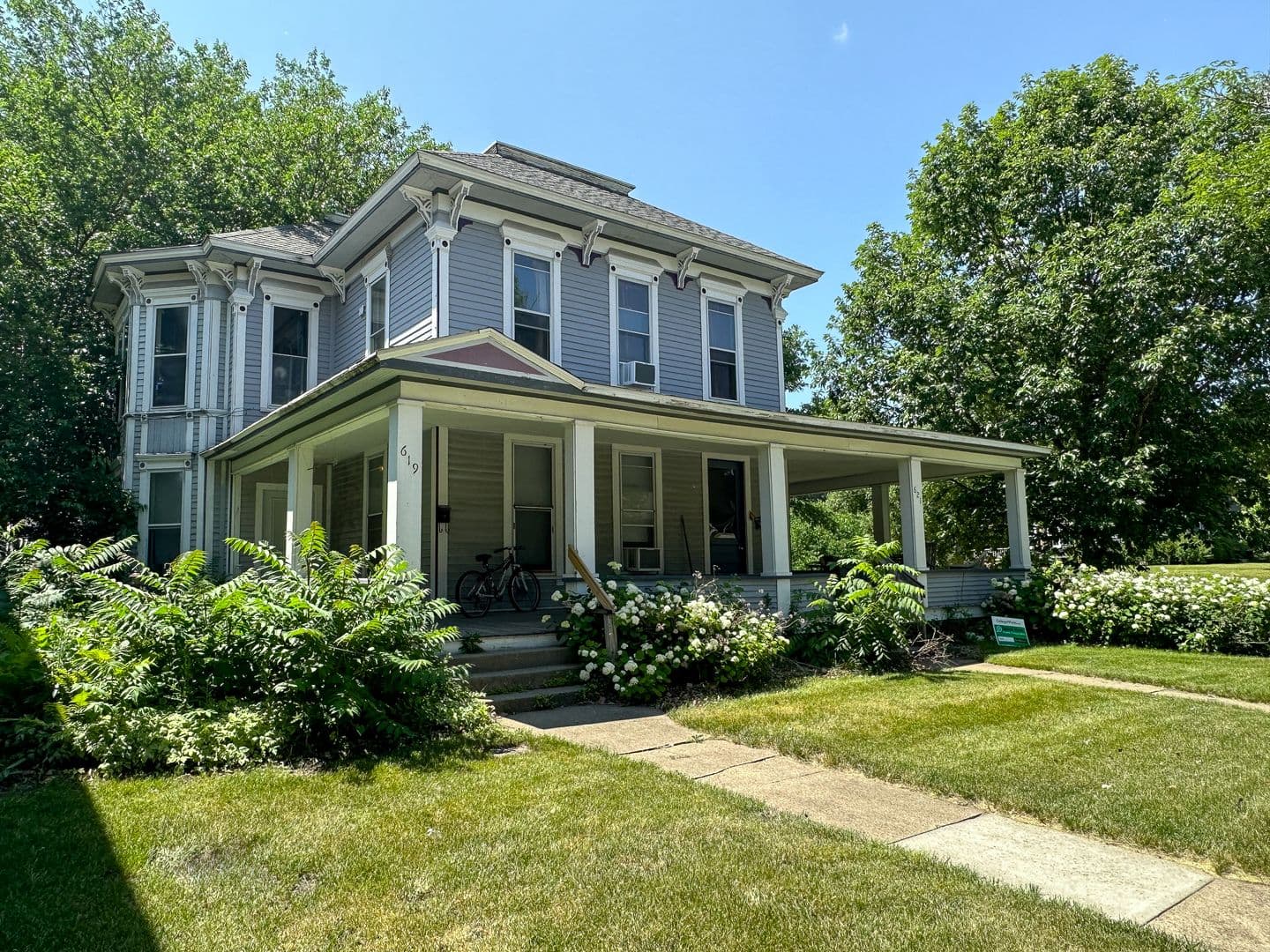 Ames House: 102 7th St