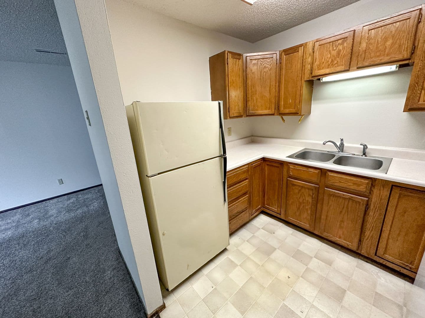 Ames Apartment: 121 Howard Ave