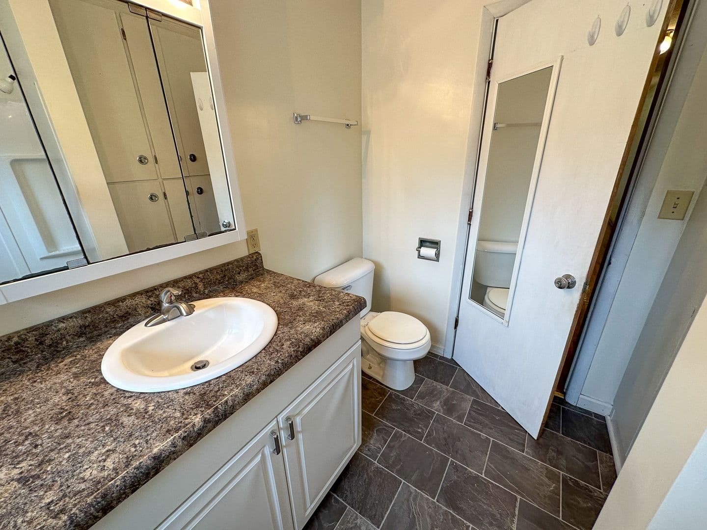 Ames Apartment: 3319 Story Street