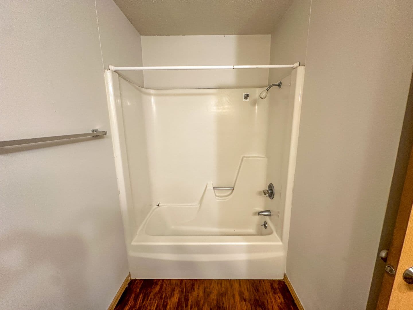 Ames Apartment: 247 Sheldon Ave