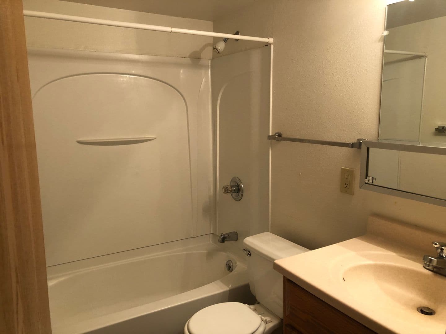 Ames Apartment: 1108 S. 4th St