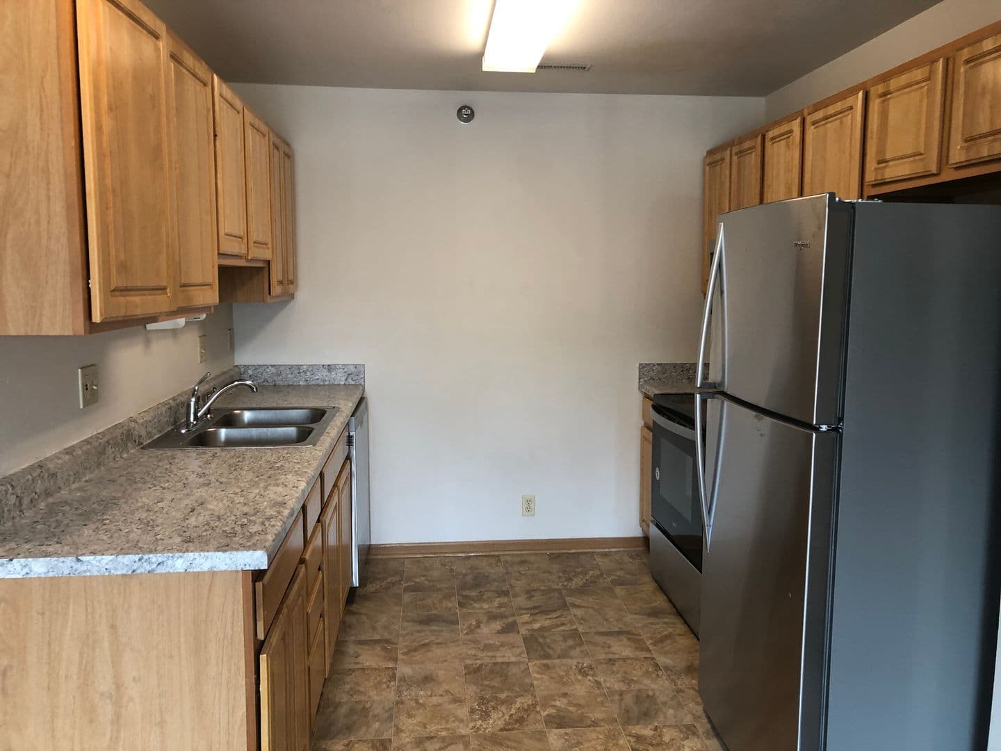 Ames Apartment: 258 N Hyland Ave