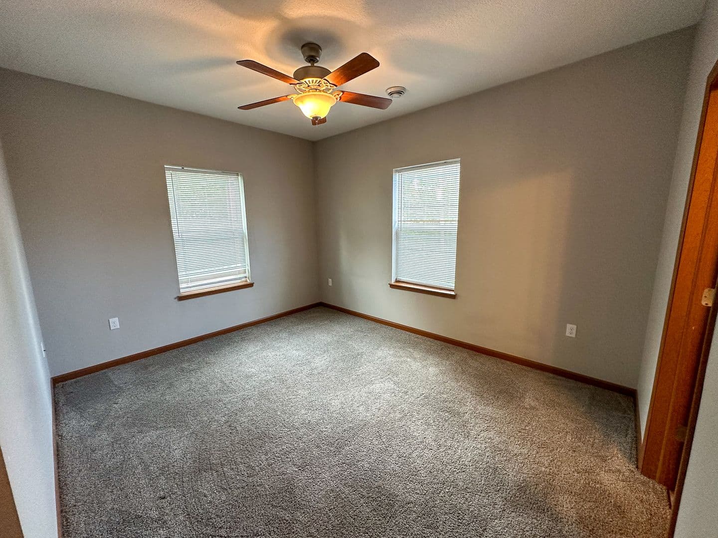 Ames Apartment: 135 Campus