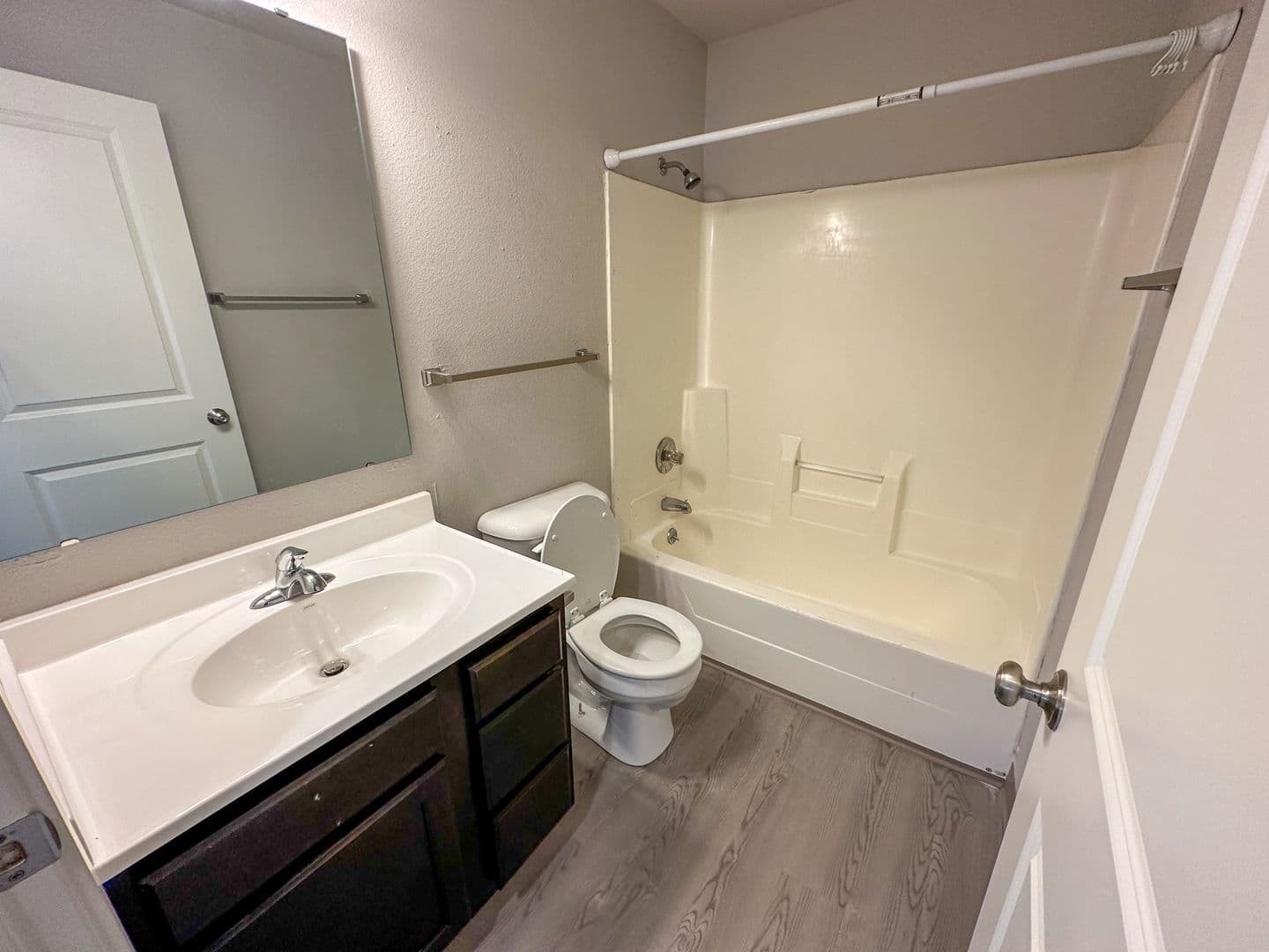 Ames Apartment: 312 Hillcrest Ave
