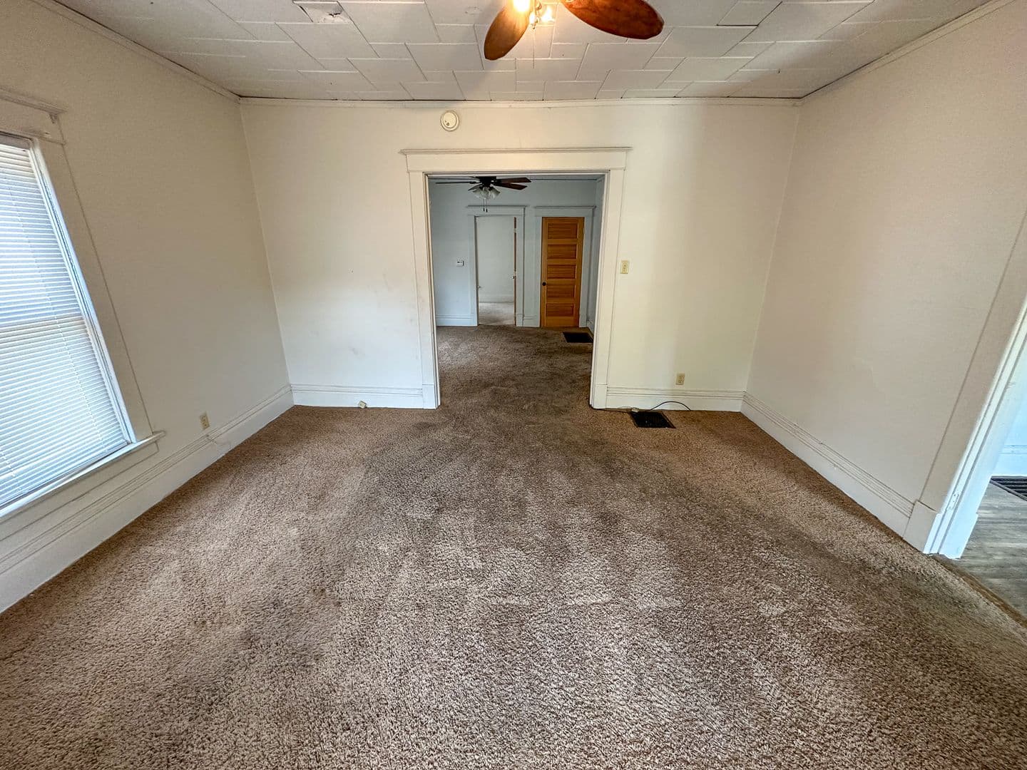 Ames House: 535 Welch Ave
