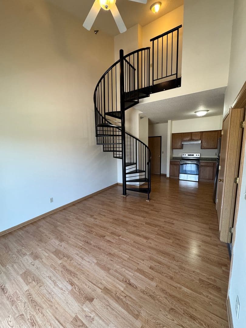 Ames Apartment: 210 Gray Ave