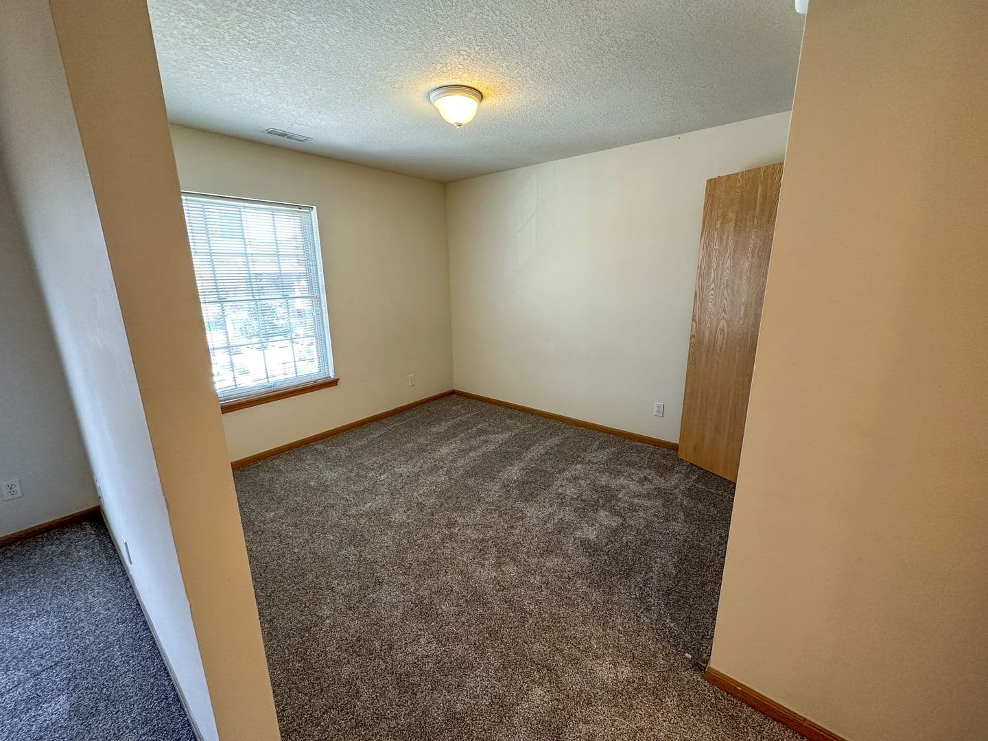 Ames Apartment: 121 Beach Ave