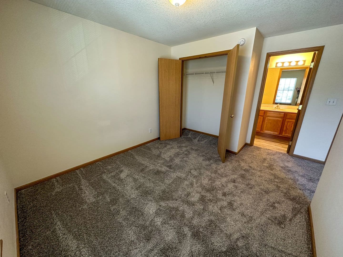 Ames Apartment: 121 Beach Ave