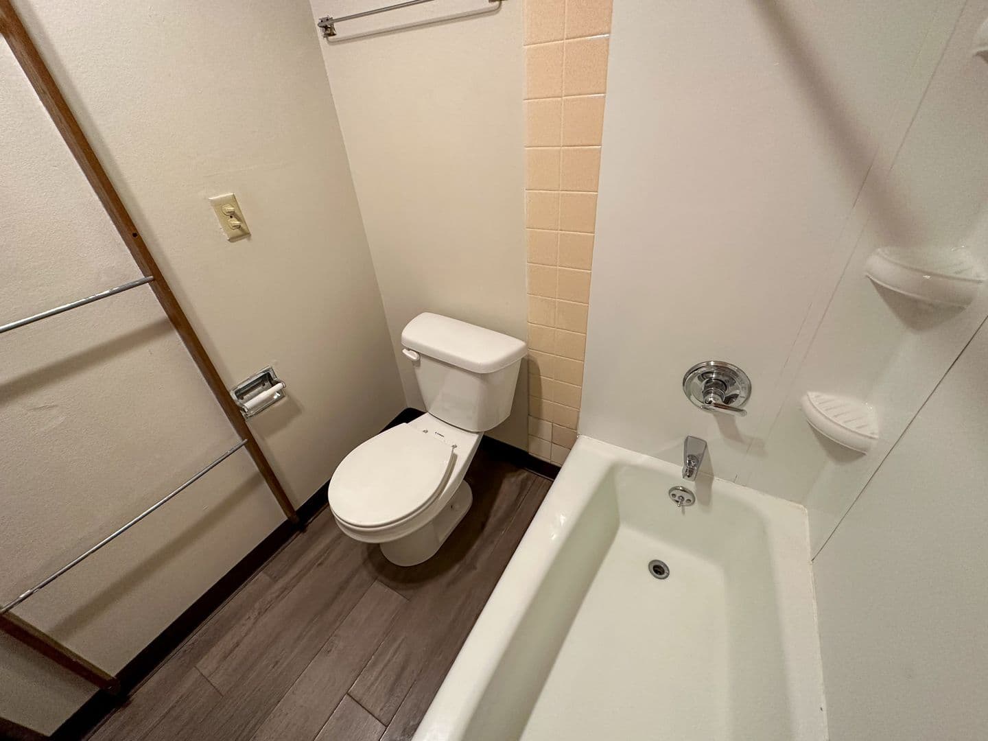 Ames Apartment: 321 Stanton Ave