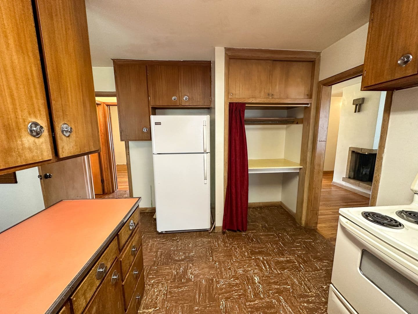 Ames Apartment: 3319 Story Street