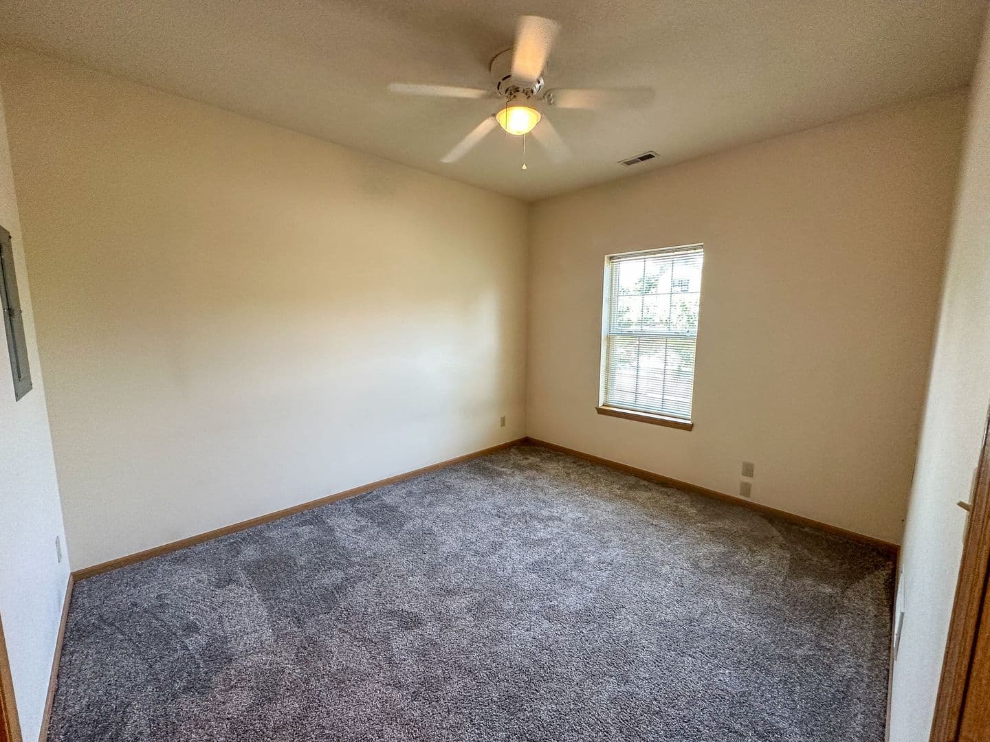 Ames Apartment: 210 Gray Ave