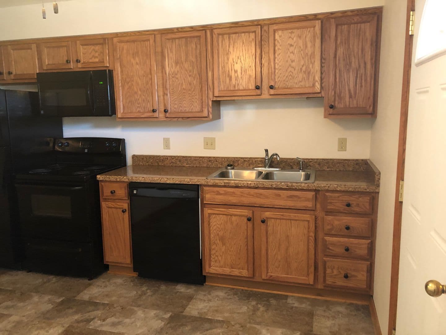 Ames Apartment: 1108 S. 4th St
