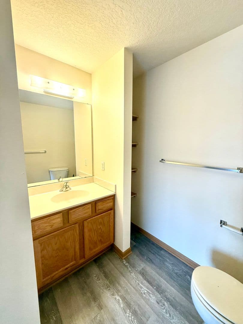 Ames Apartment: 221 Crystal St