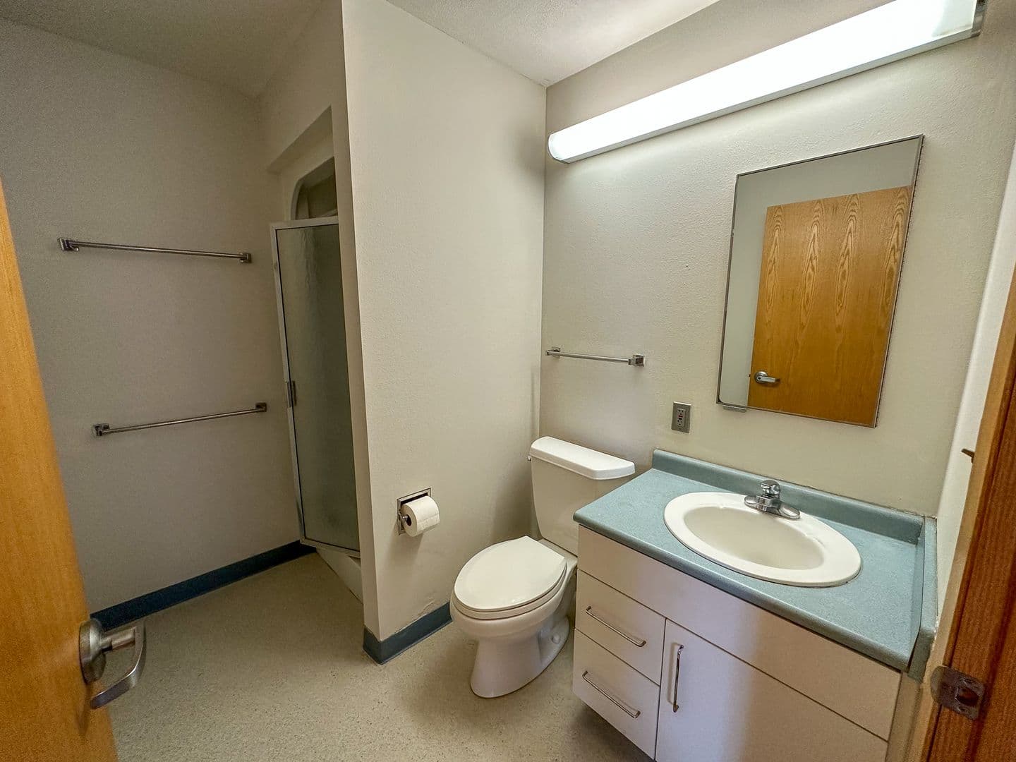 Ames Apartment: 244 N Hyland Ave