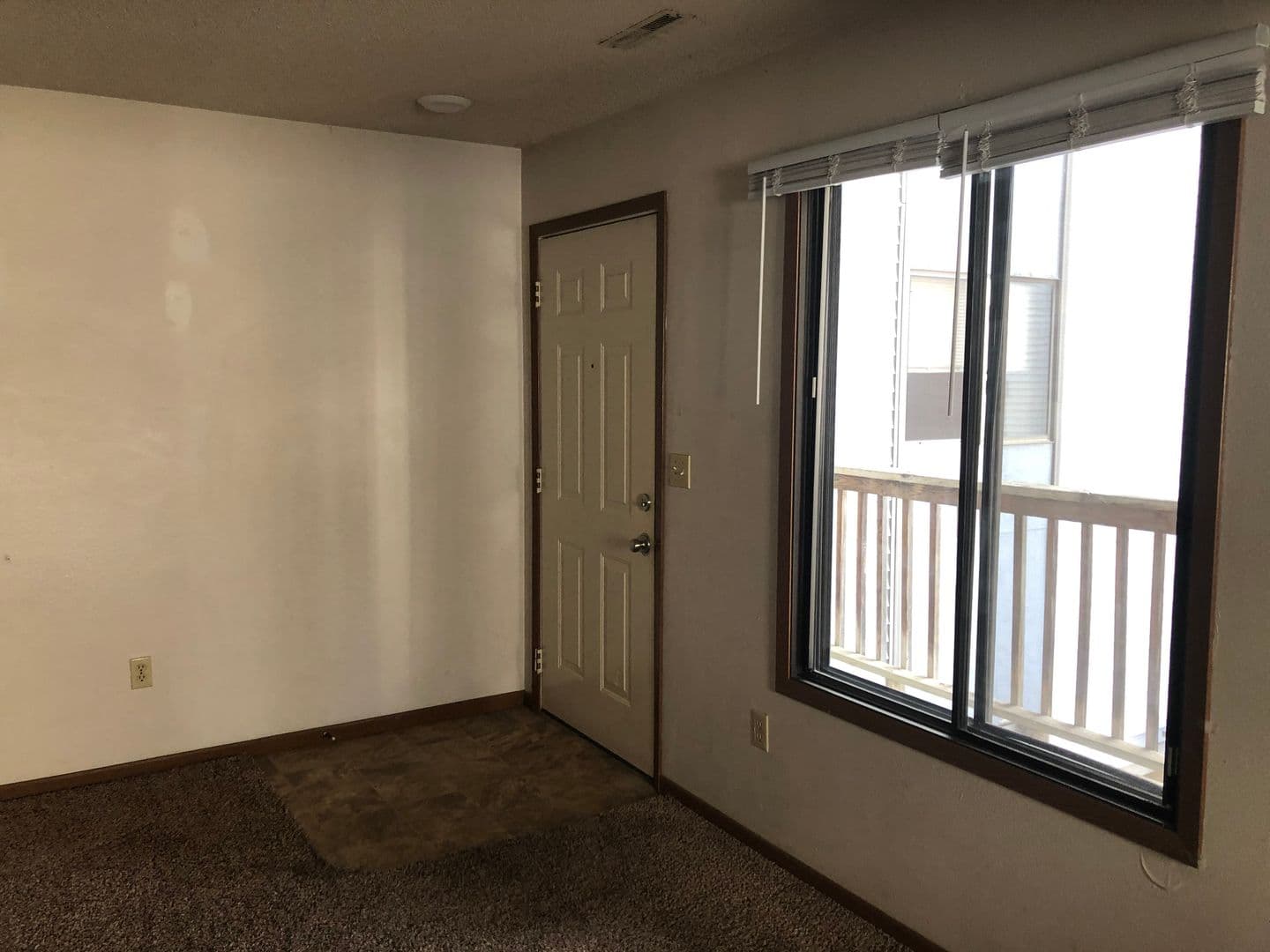 Ames Apartment: 312 Hillcrest Ave