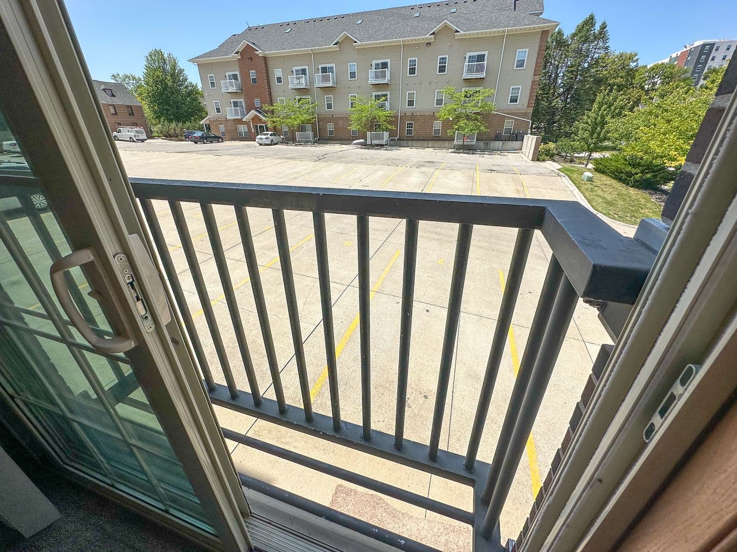 Ames Apartment: 205 Beach Ave