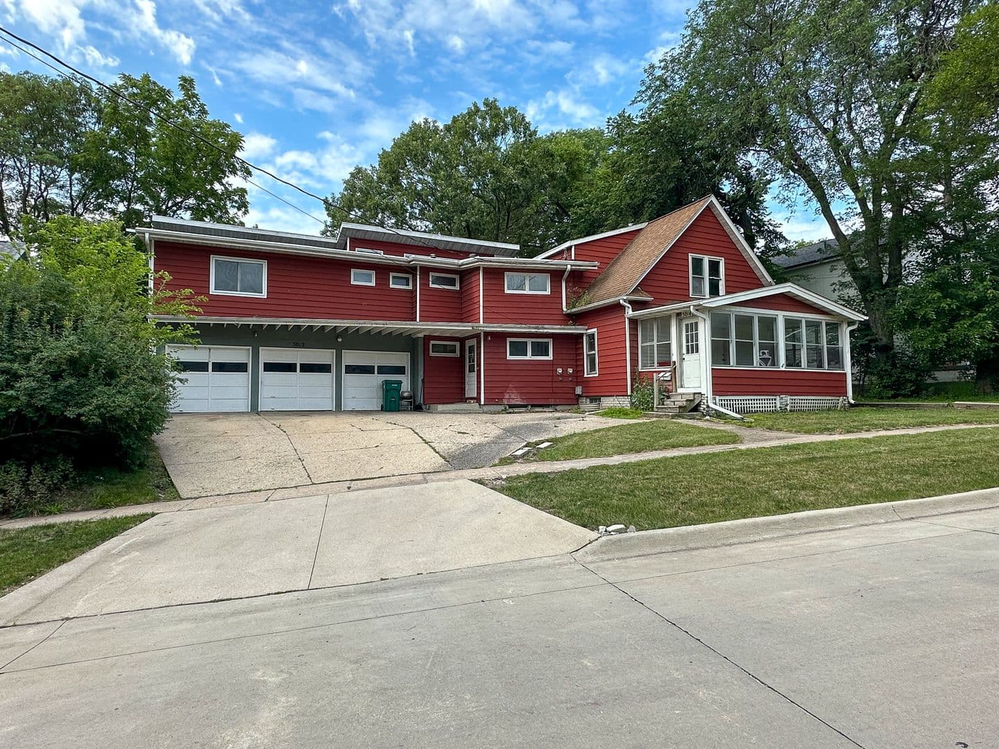 Ames Apartment: 3012 Woodland St