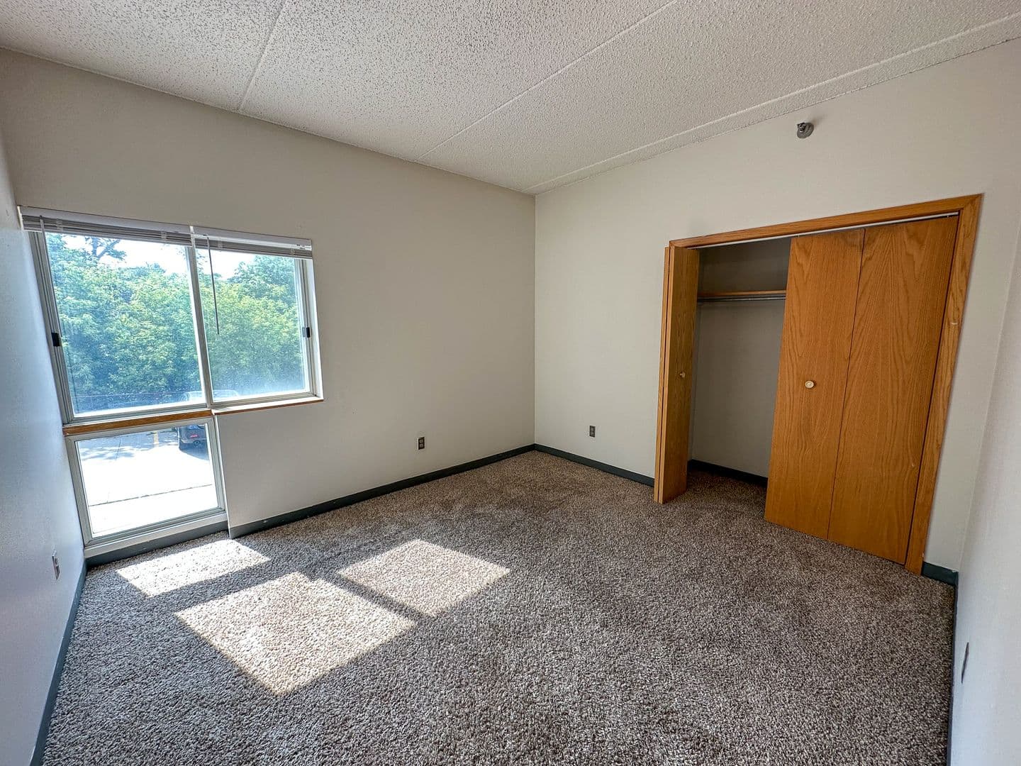 Ames Apartment: 245 N Hyland Ave
