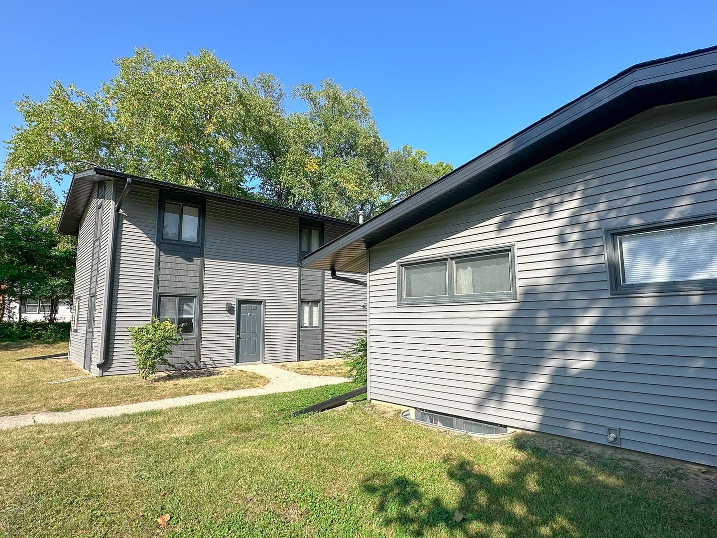 Ames Apartment: 3319 Story Street