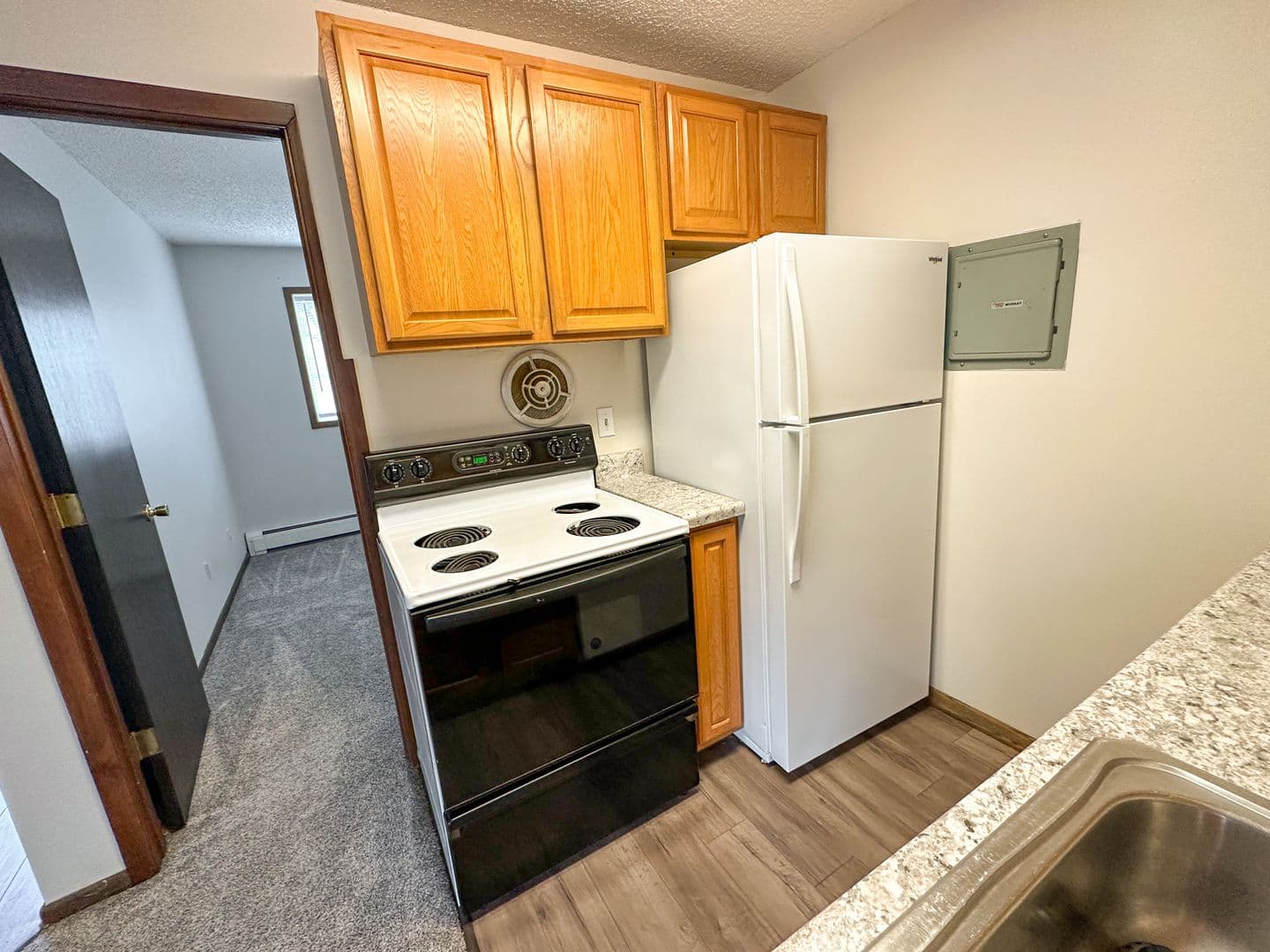 Ames Apartment: 321 Stanton Ave