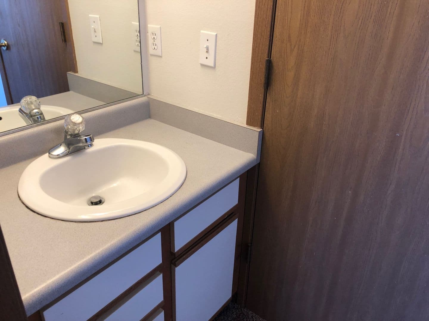 Ames Apartment: 645 Stonehaven Drive