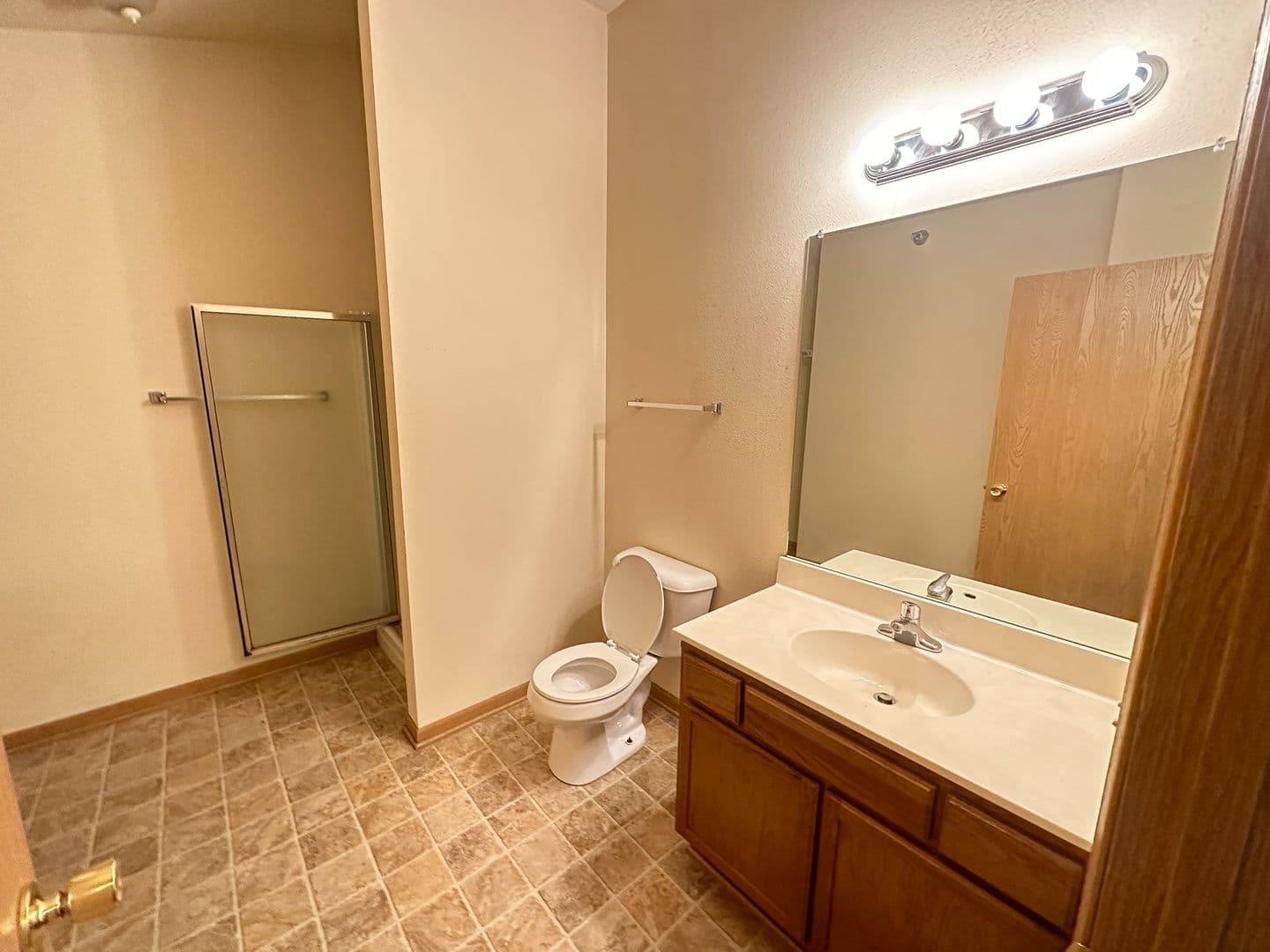 Ames Apartment: 210 Gray Ave