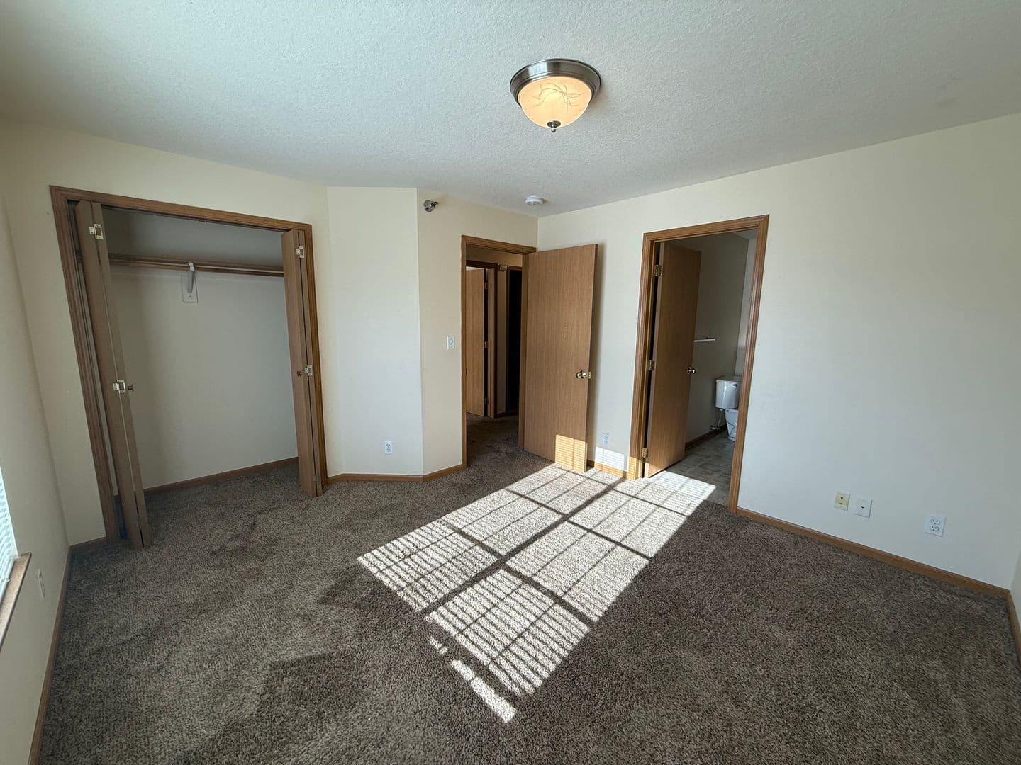 Ames Apartment: 221 Crystal St