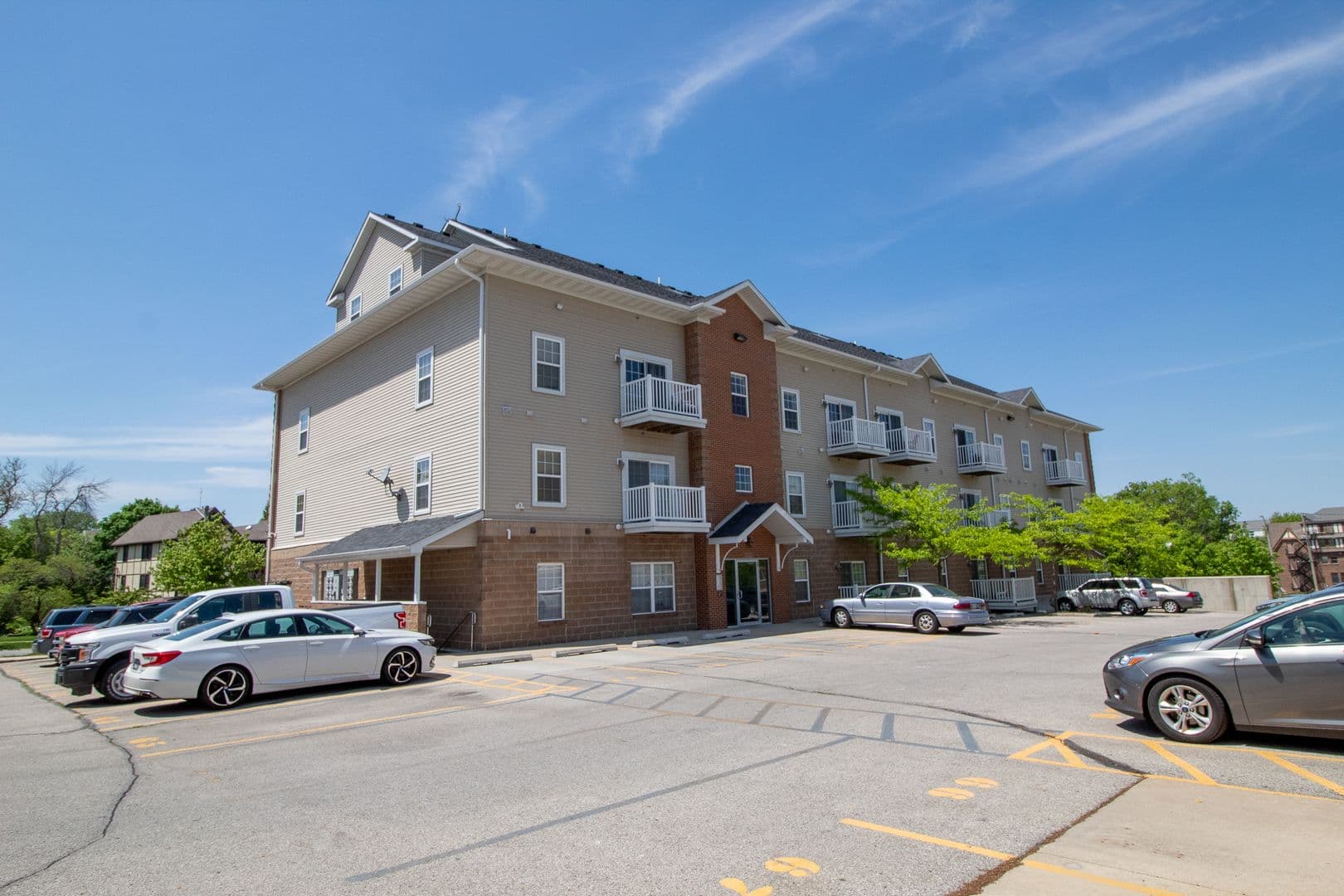 Ames Apartment: 210 Gray Ave