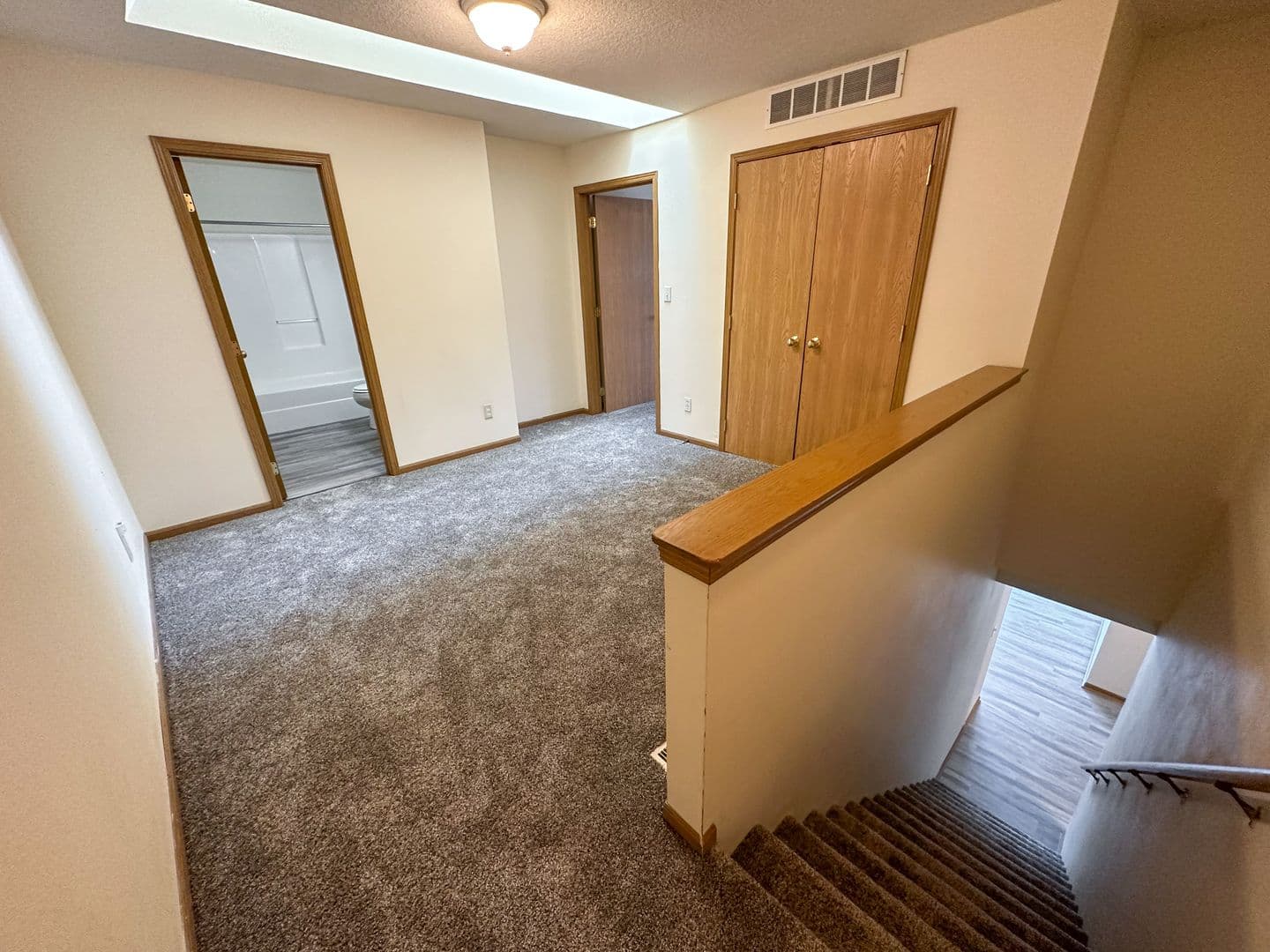 Ames Apartment: 121 Beach Ave
