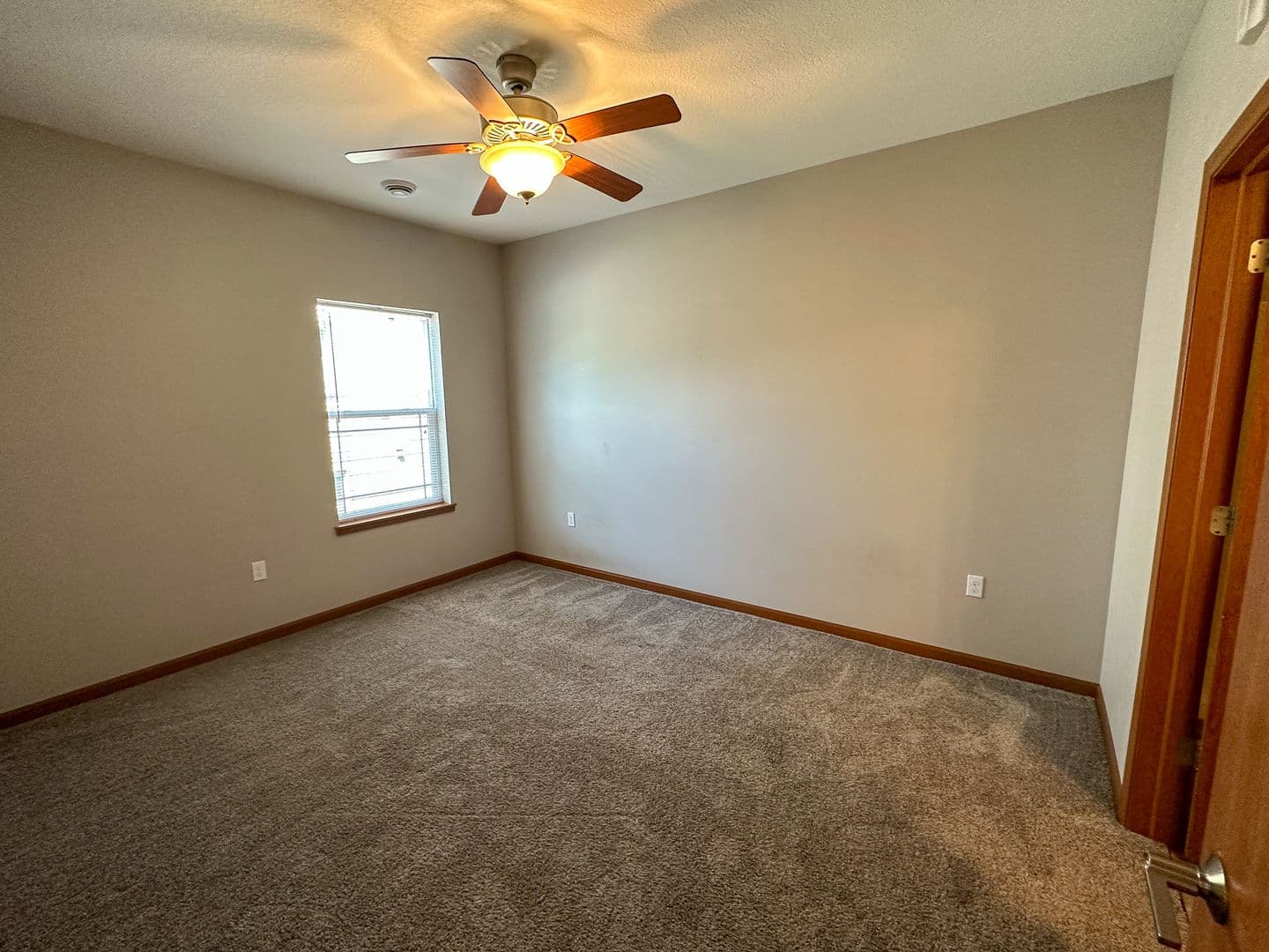 Ames Apartment: 135 Campus