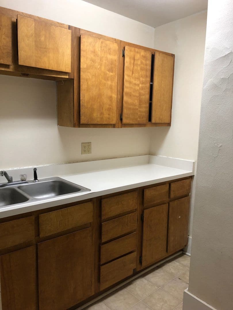 Ames House: 102 7th St