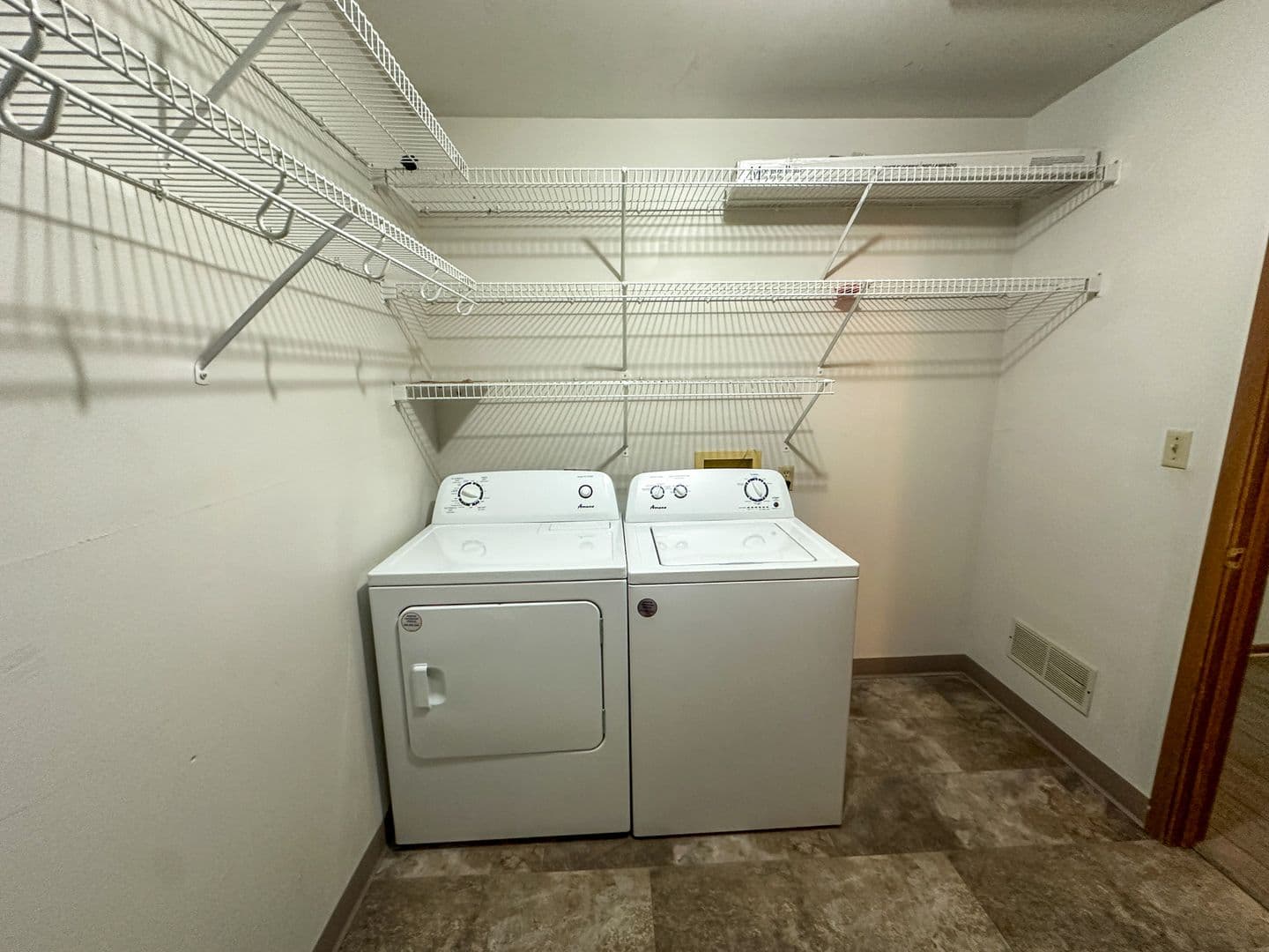 Ames House: 3010 Oakland St