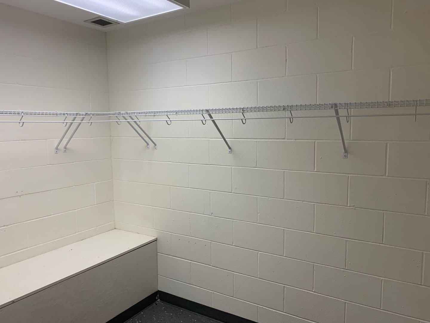 Ames Apartment: 245 N Hyland Ave
