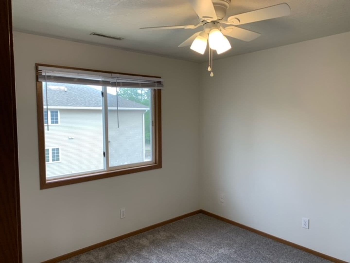 Ames Apartment: 428 S 4th St