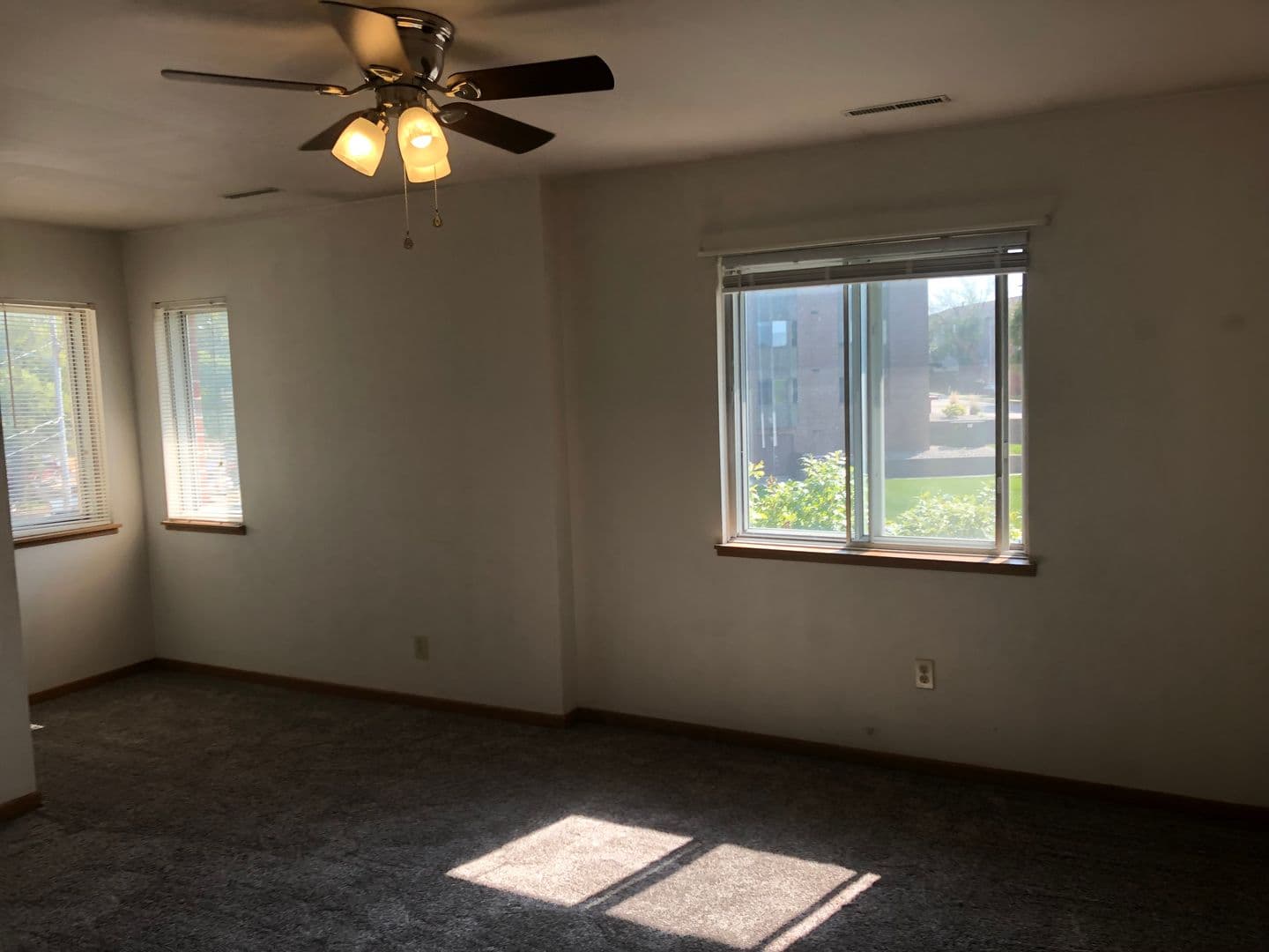 Ames Apartment: 258 N Hyland Ave