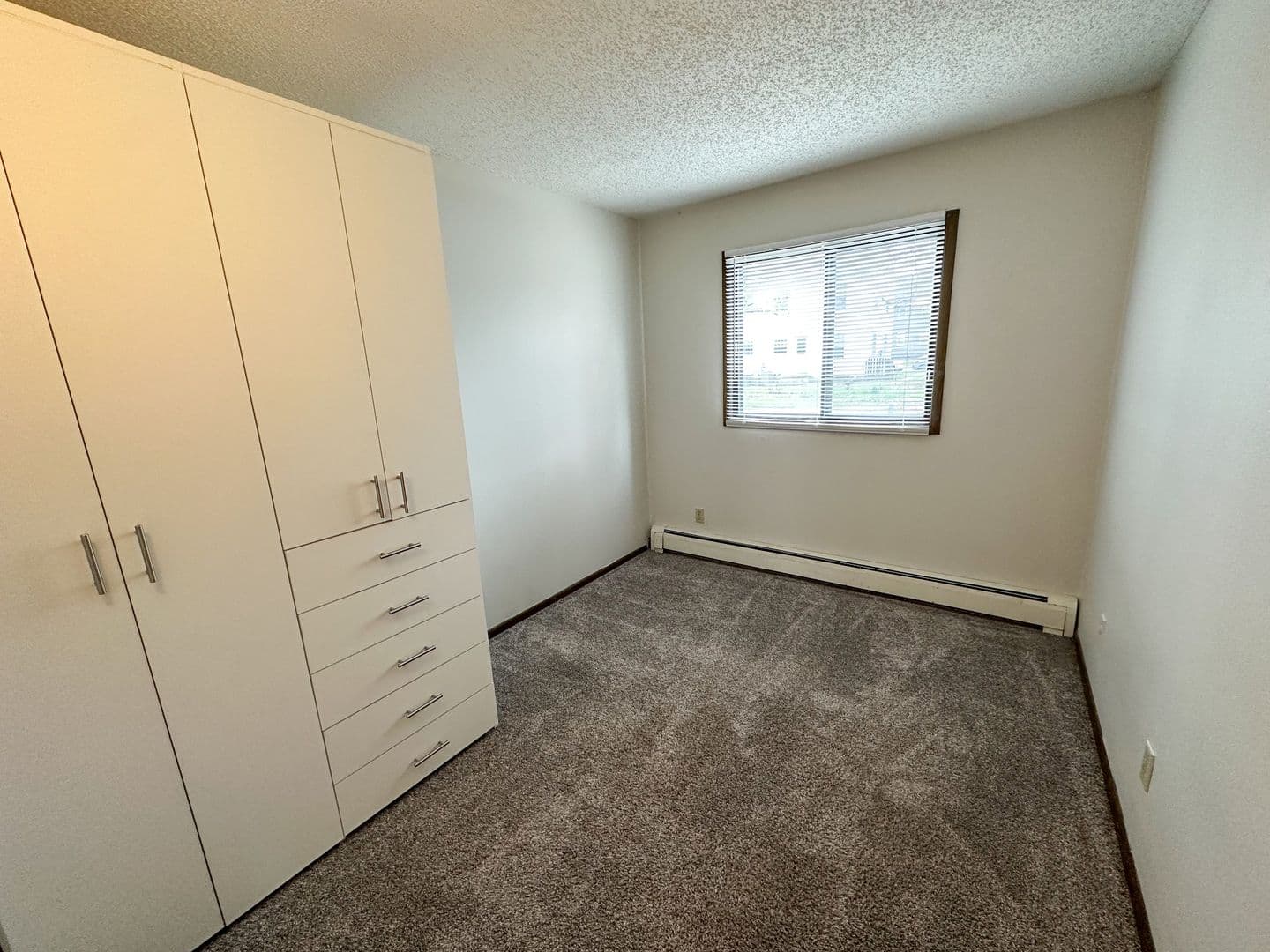 Ames Apartment: 321 Stanton Ave