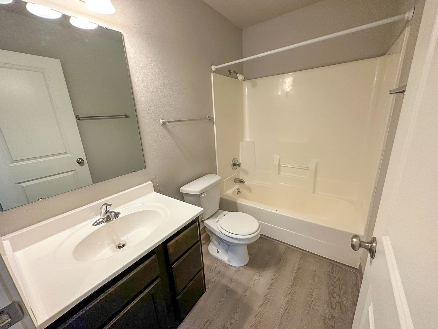 Ames Apartment: 312 Hillcrest Ave