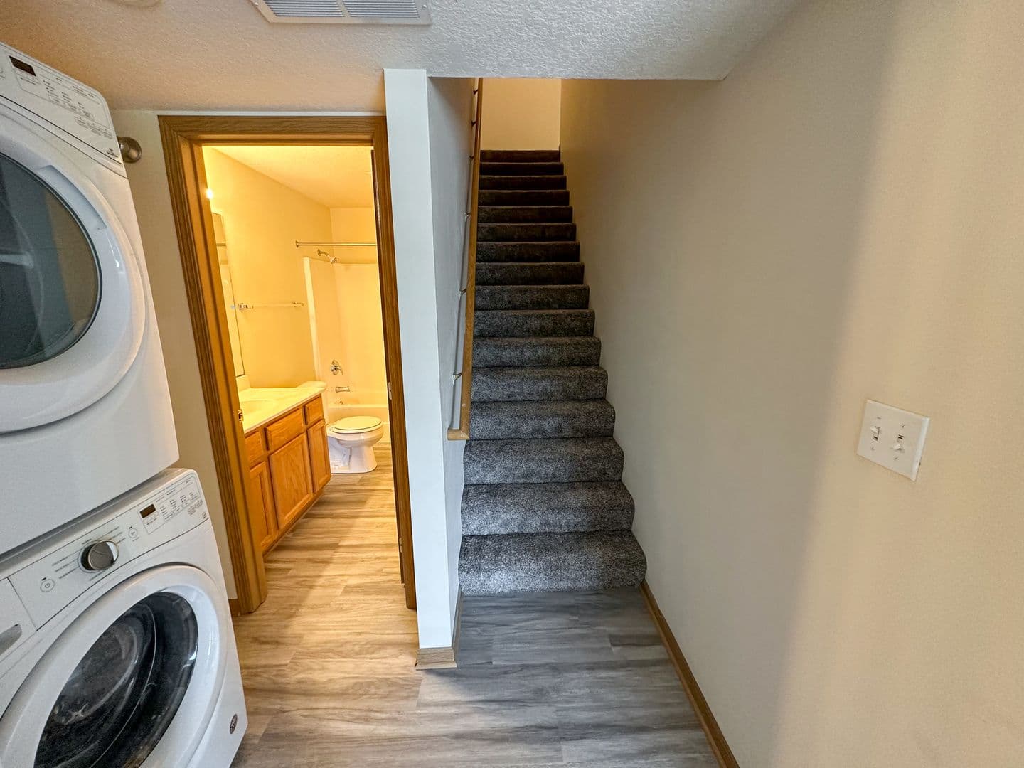 Ames Apartment: 121 Beach Ave