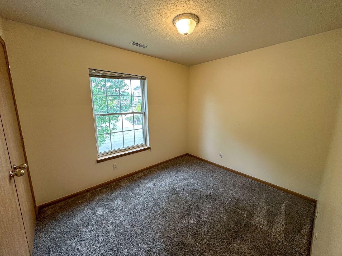 Ames Apartment: 121 Beach Ave